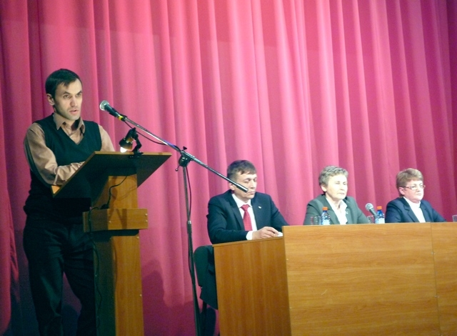Выступления в прениях - делегат электросталеплавильного цеха Эдуара Семашко