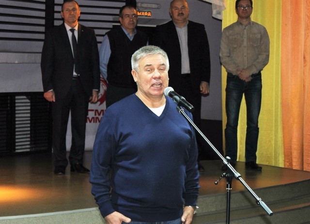 Председатель Свердловского обкома ГМПР Валерий Кусков приветствует участников Спартакиады.