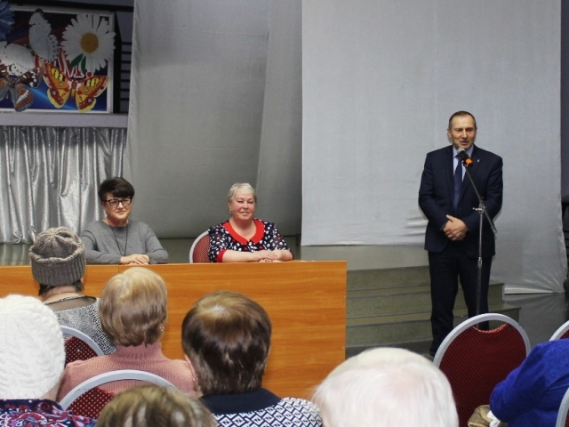 Поздравление от Виктора Петровича Рахманова - председателя Совета пенсионеров завода.
