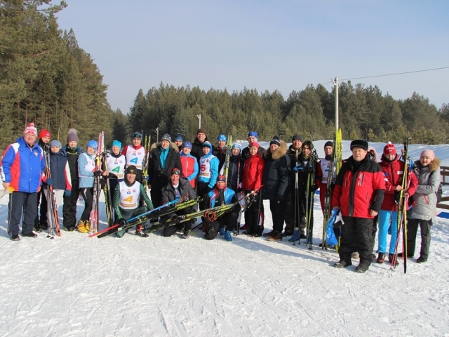 Участники лыжной эстафеты.